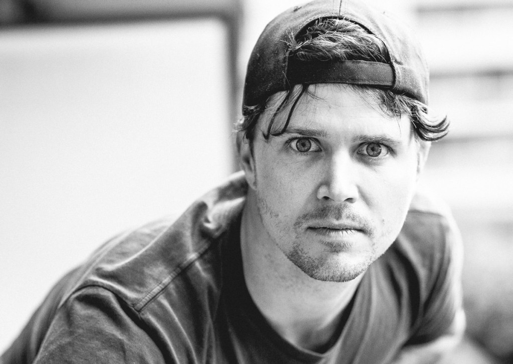 Editorial illustrator Pete Ryan gives us a glimpse into the life of a successful freelancer in his artist interview. Read on to discover his tips &amp; tricks! papirmass.com/pete-ryan-art-…