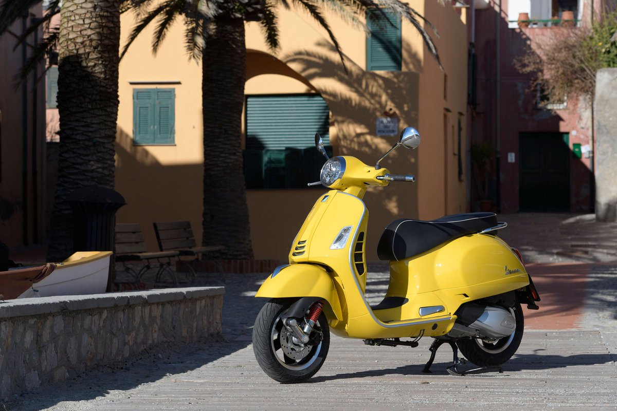 Vespa UK tweet media