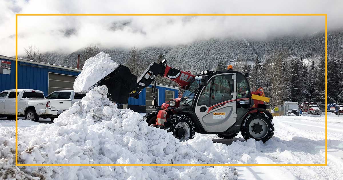 LeavittAg's tweet photo. #TipTuesday @manitou MT625 telehandler with the dirt-engaging boom you'll be able to accomplish more than just move snow. Outfitted with the bucket attachment you can move heavy snow (as pictured), gravel, animal feed, or you can easily swap to forks! https://t.co/TvMtIqfvni https://t.co/rw0pXabpO5