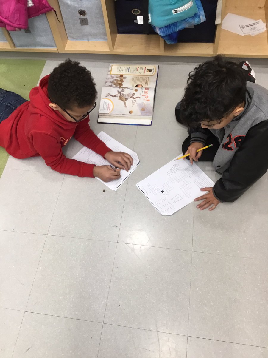 Mrs_Rawls2's tweet photo. Sometimes teamwork makes the dream work. Practicing SCRs &amp; spelling words with partners for the story “Jump.”#rss11 @tammygiordano @LCalabrese1 https://t.co/ThEcLB167l