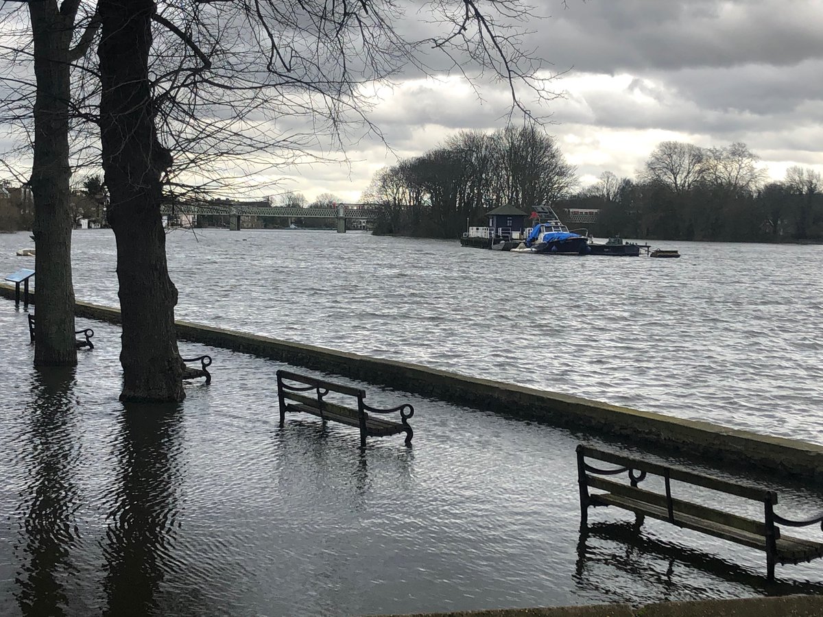 Spring tide 
#springtide #kewbridge #strandonthegreen