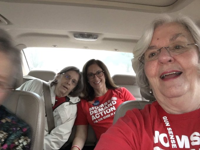 RobinLynneKelly's tweet photo. Did you know #MomsAreEverywhere? Today #Moms are heading to the capital of Alabama - Montgomery.
For Advocacy Day 2020. @MomsDemand @Everytown #ExpectThem #ExpectUs #EnoughIsEnough https://t.co/ZHpWFDKWkq