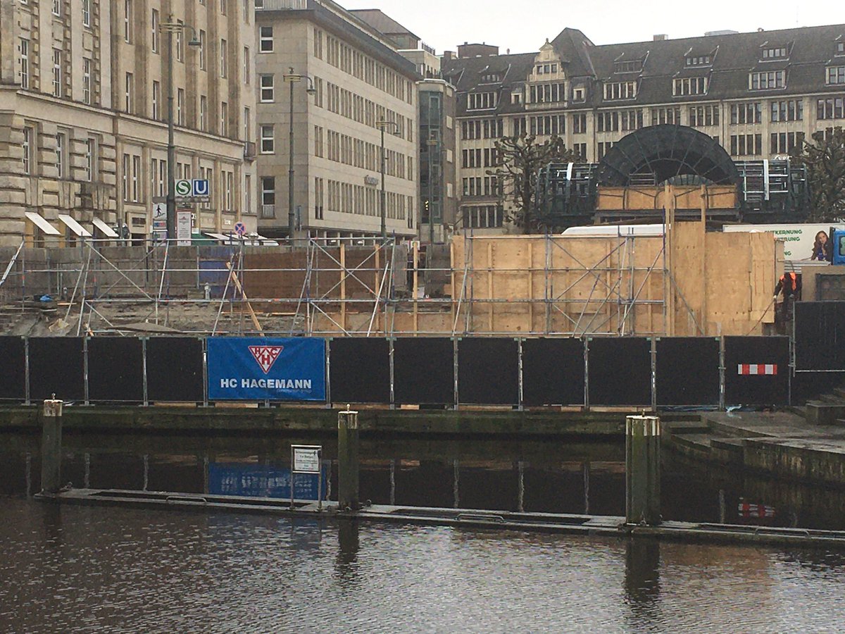 RathauspassageH's tweet photo. Aktuelle Bilder von der Baustelle der #Rathauspassage Hamburg 2021! Hier entsteht das soziale Herz der Hansestadt. #BASFI #BWVI #LSBG #Diakonie #Hamburg https://t.co/swvLFWaHYl