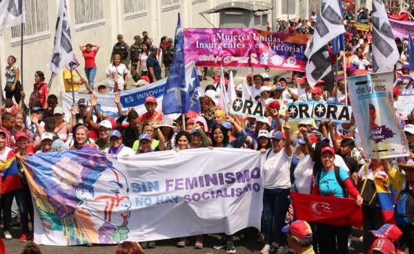 ConcejoFMiranda's tweet photo. #ANCGarantíaDePaz|| 🔰 En nuestro país, se reivindica con la llegada de la Revolución Bolivariana, el papel de la mujer mediante la construcción de un sistema de protección legal que empieza en la propia Constitución de la República (1999)
#mujeresemprendedoras
#mujeresguerreras https://t.co/9yOSQ1usL3