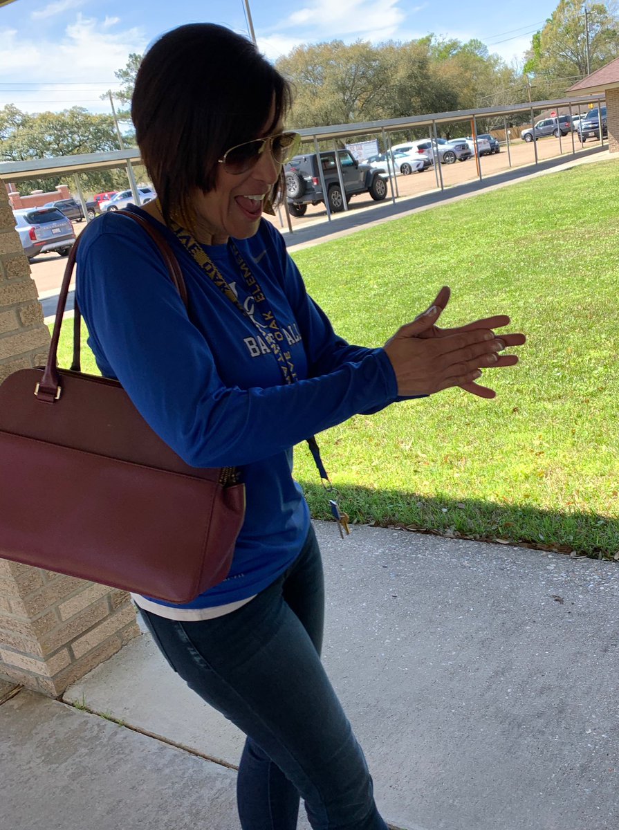 OakWatson's tweet photo. Congratulations to LOE for winning a mini grant from the LPPS Curriculum Department.  Our school is the recipient of a special reading program called Geodes.  Thanks to Ms. Dupont and Ms. Ramos for making this happen! https://t.co/DlvZhql7TG