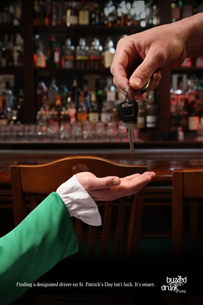 DriveSafeKansas's tweet photo. Don't trust luck to get you home safely after drinking. Designate a sober driver.

#stpatricksday #fakepattysday #holiday #green #beer #dontdrinkanddrive #drivesober #buzzeddrivingisdrunkdriving #drunk #drunkdriving #drivessafe #leprechaun #shamrock #ireland #irish #kissmeimirish https://t.co/ZjMxeP21iu