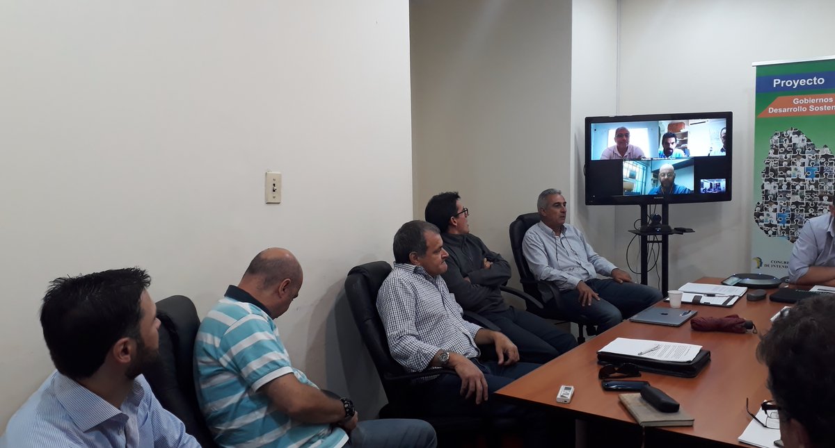 cintendentesuy's tweet photo. #Ahora en @cintendentesuy se encuentra trabajando la Red de Gobierno Digital junto a integrantes de @oppuruguay.
Dentro de los temas a abordar se encuentra el #SUNAE Sistema Único Nacional de Alimentos y Empresas que viene desarrollando la Comisión de Bromatología. https://t.co/ng7COcVHXc