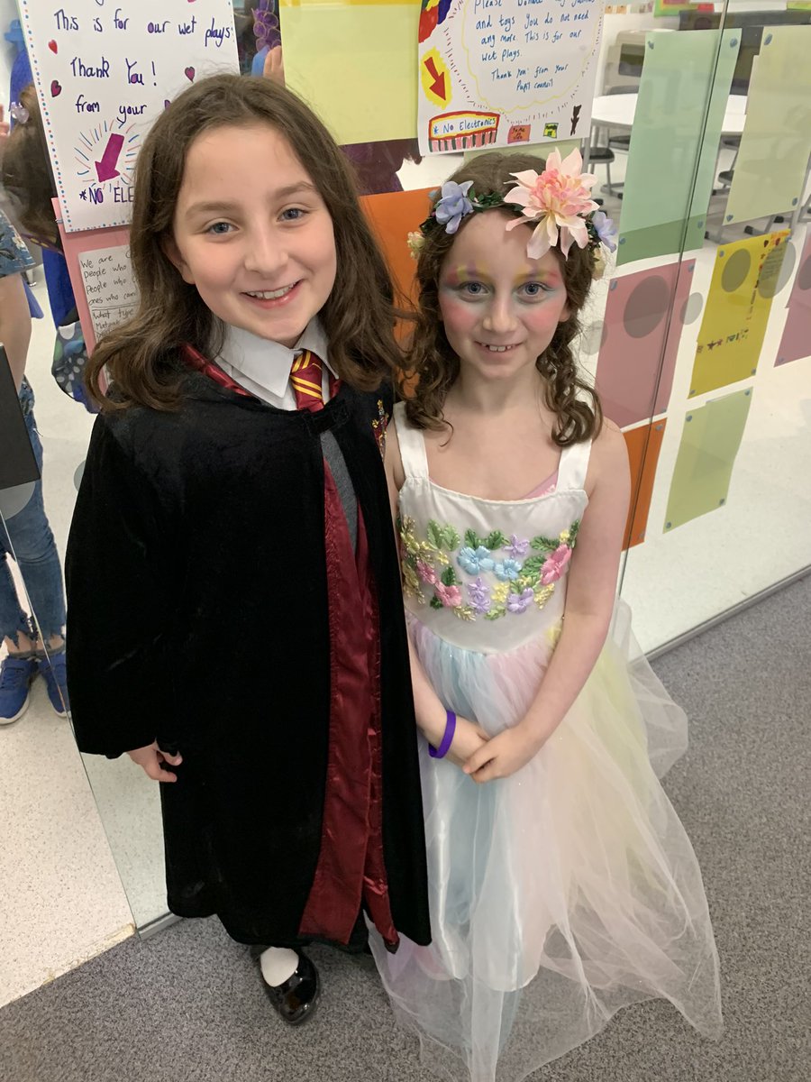 P5Calderwood's tweet photo. Siblings celebrating Purim at CWL 🎭🥳 #ChagPurimSameach #siblinglove #primaryfive #teamcalderwood @CalderwoodLodge https://t.co/aHFxgunP3i