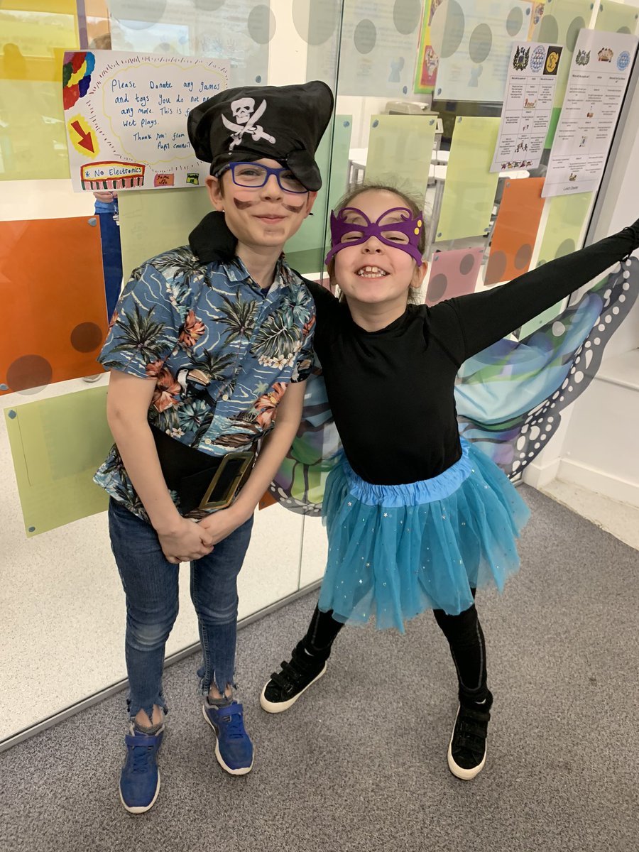 P5Calderwood's tweet photo. Siblings celebrating Purim at CWL 🎭🥳 #ChagPurimSameach #siblinglove #primaryfive #teamcalderwood @CalderwoodLodge https://t.co/aHFxgunP3i