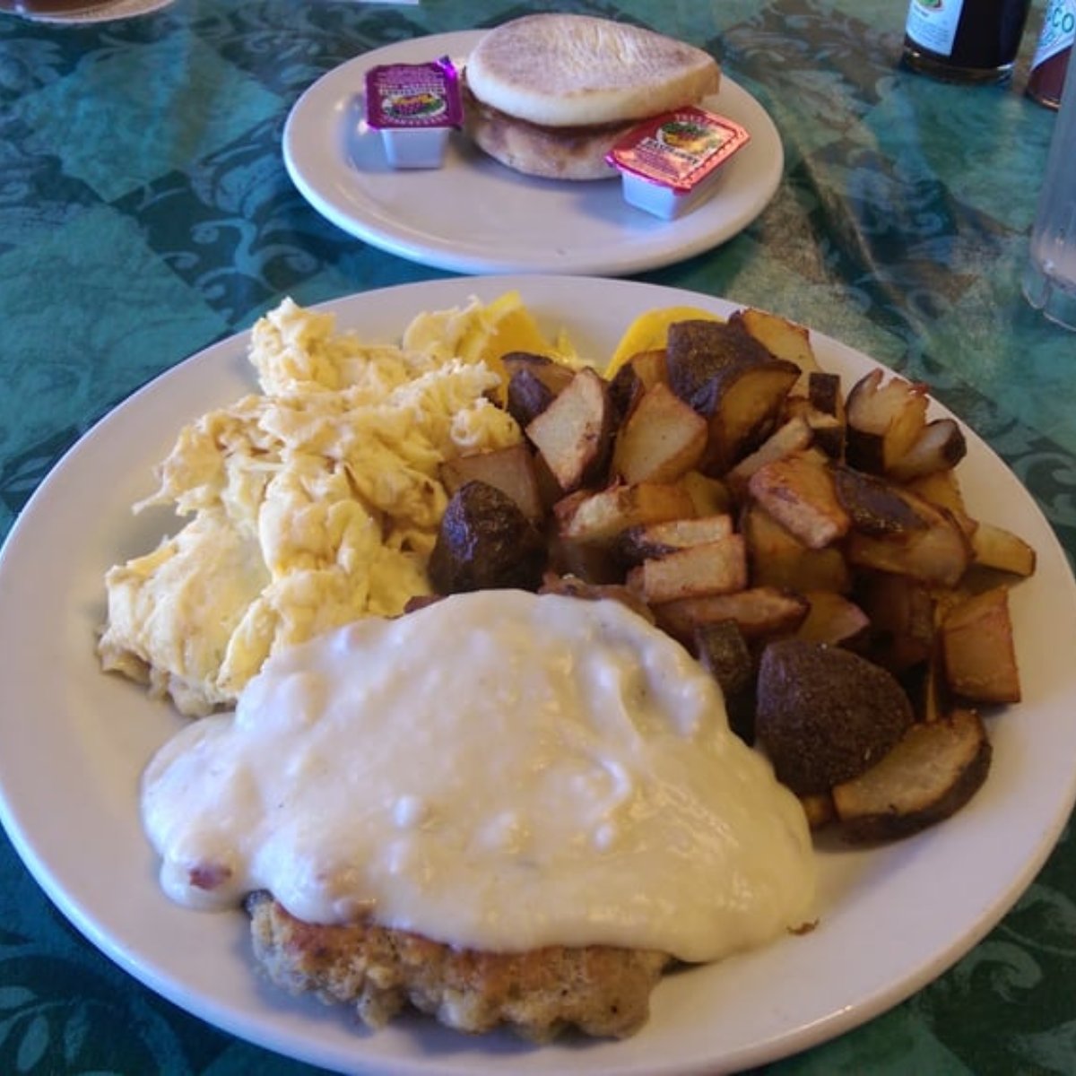 Pine Cone Cafe tweet media