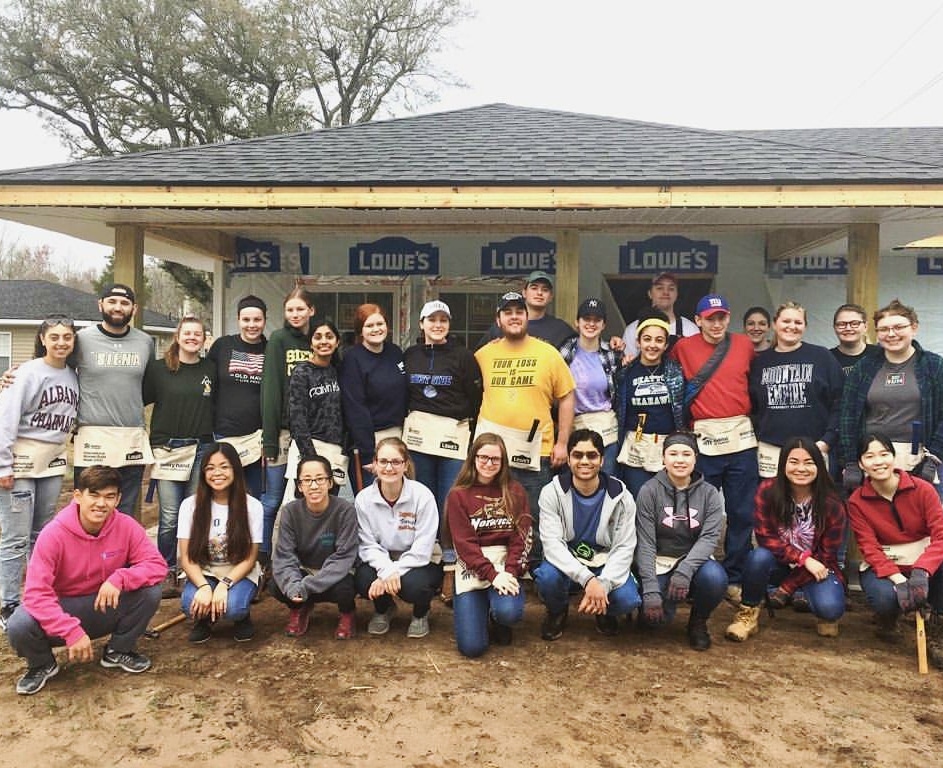 HFHBerkeley's tweet photo. #CollegiateChallenge season is in full swing! Thank you @SienaCollege @SaintLouisU & MECC for trading π for π¨ to build a π‘ in #BerkeleyCounty this week.
@HFHVolunteer #transformberkeley https://t.co/CUuA6lkPkk