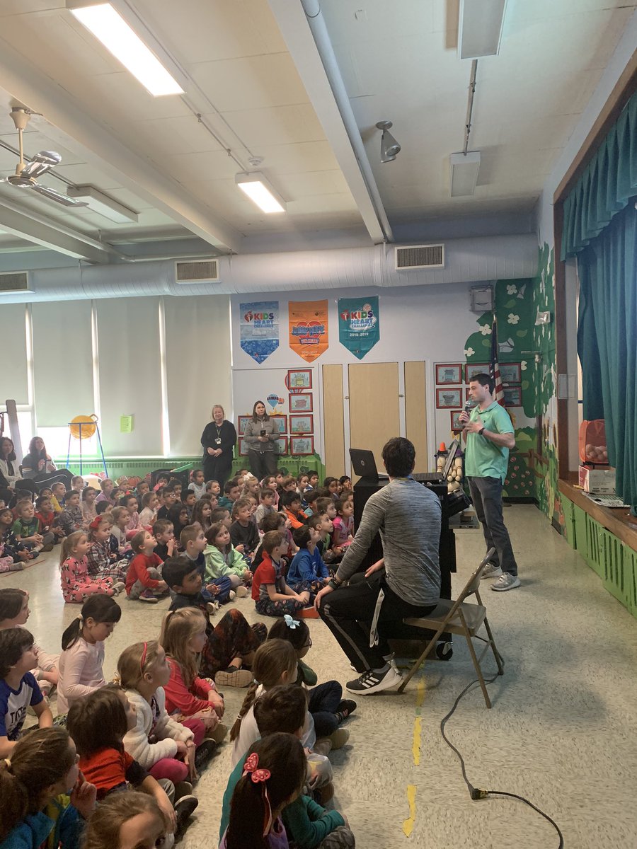 Gillette School tweet media