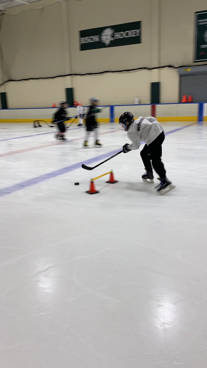 topshelfhockey_'s tweet photo. Looking forward to our Skating and Skills Clinic March 14th!! https://t.co/OZRer4KaeH Thereโs still time to register! #gotopshelf #hockeyskills #hockeyclinic https://t.co/cU7mSOuqpx