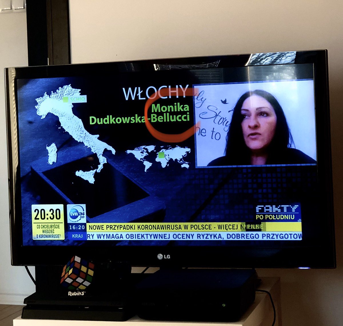 klewandowski91's tweet photo. #TVN24 to dopiero ma ekspertów od #koronawirus 😂 Szanuję. 

#MonicaBellucci #COVID19 #italylockdown https://t.co/qWrPMl4zQH