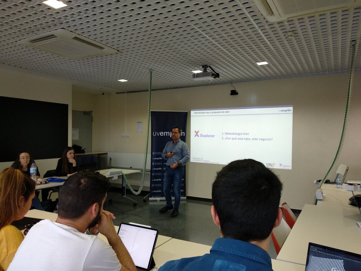 RT @rafajgarcia: RT @UVempren_: Sesión del #Explorerlab de la @UV_EG y la @UPV sobre la propuesta de valor y #leanStartup.
#emprendimiento #ideas