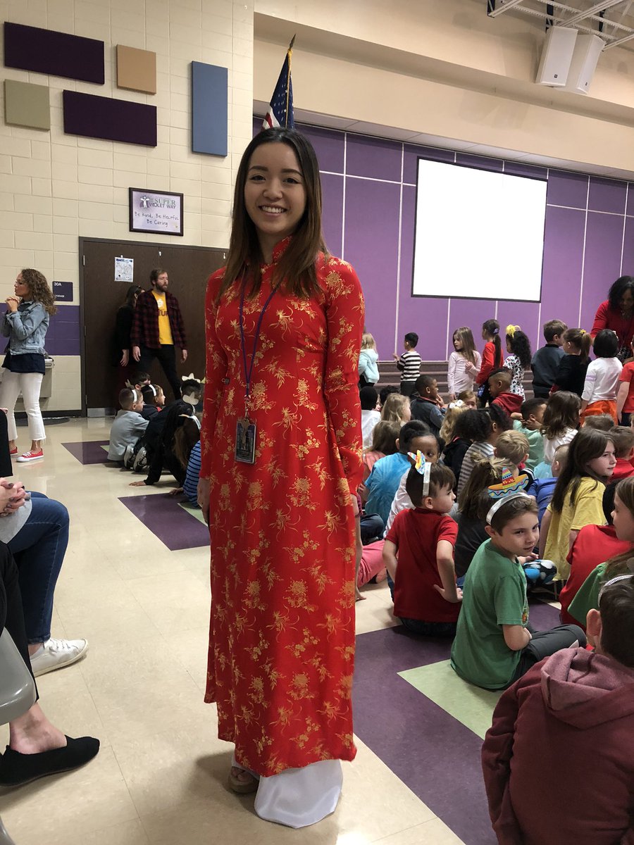 MrsPodgurski's tweet photo. Some pictures from our AMAZING opening ceremony for Right to Read week!! https://t.co/B2yi8pMzqU