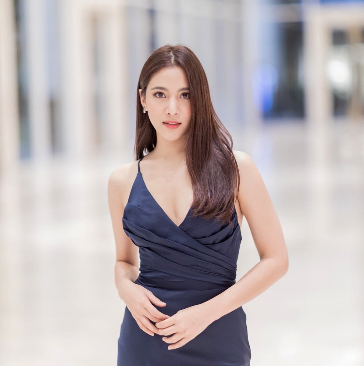 Navy blue is absolutely my favourite colour these days💙