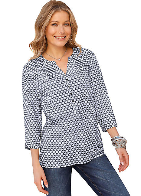 Simplicity is key and we’re all about effortless styling this season at WITT HQ ❤️ This versatile blouse is perfect for creating subtle style with ease! 💫
Shop Now >> bit.ly/334TJZY

#TuesdayTrends #WardrobeEssential