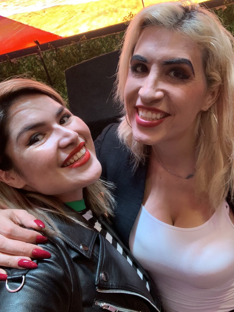 LaGabyLlanas's tweet photo. Se gozó #ComedyFemFest https://t.co/H9d7DsKhmm