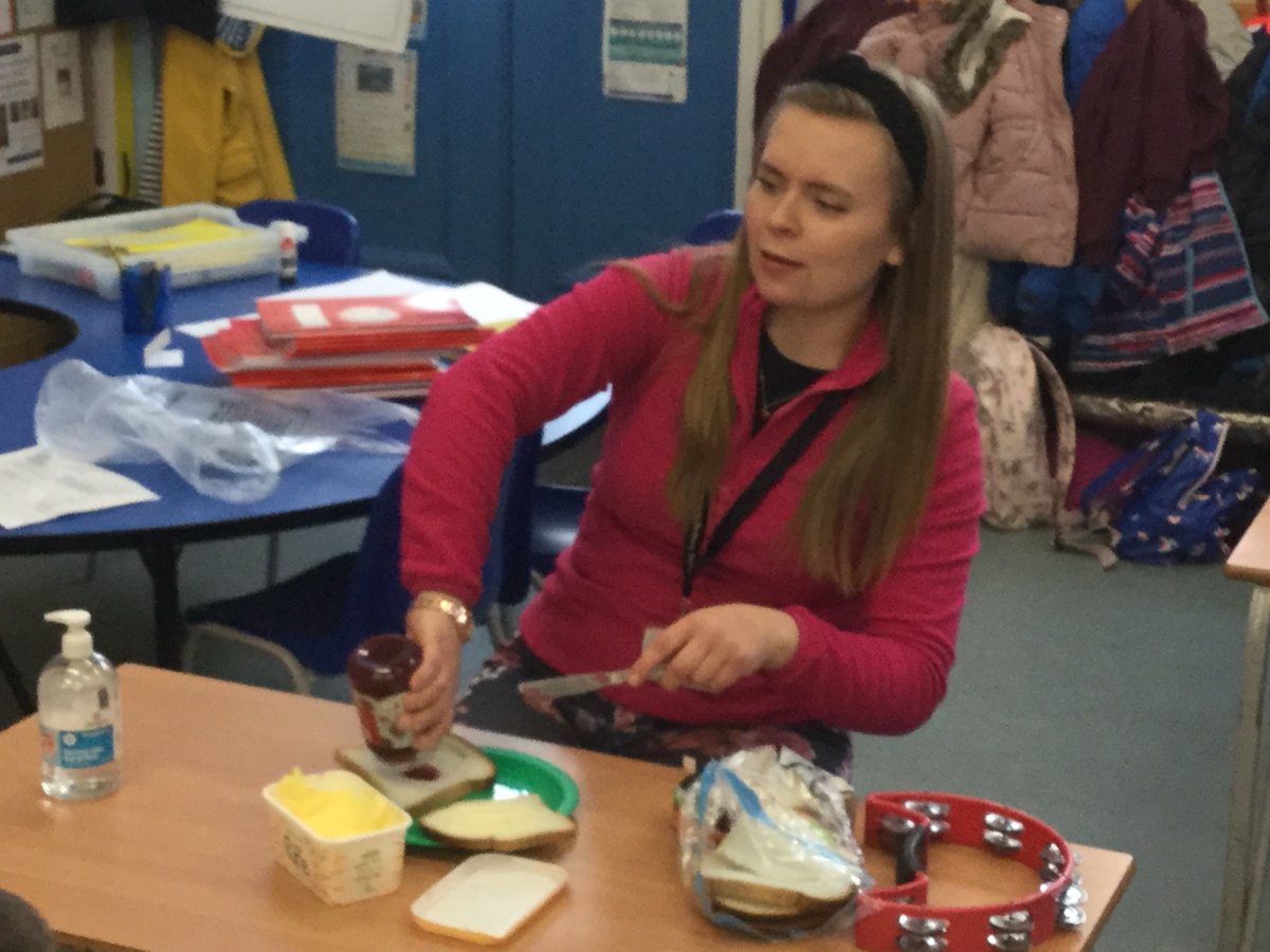 ThamesideSch's tweet photo. #YRWtps learnt the importance of precise instructions when programming algorithms in #ICTtps. Instructing Computer Campbell to “Put the knife in.“ and “Put the jam on.” resulted in some interesting sandwich-making. https://t.co/uRtnf0POmg