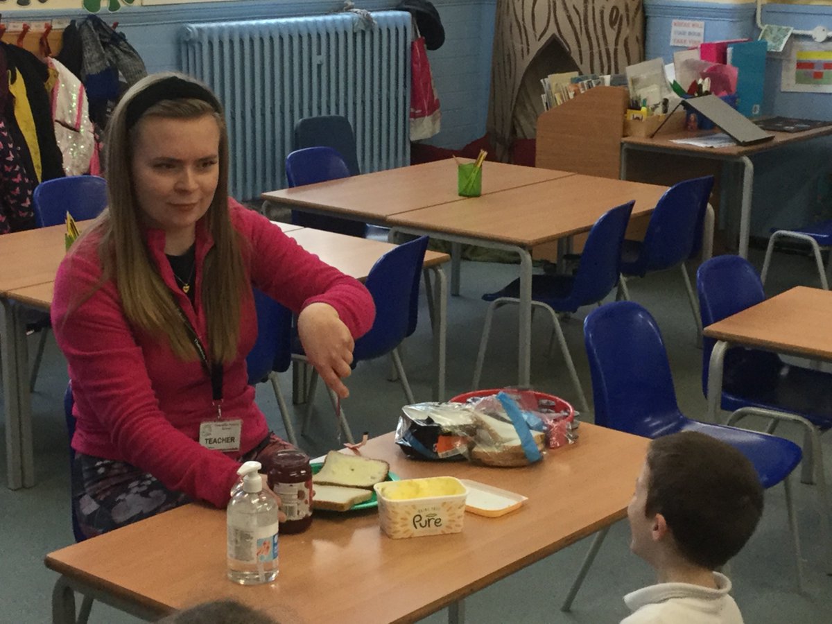 ThamesideSch's tweet photo. #YRWtps learnt the importance of precise instructions when programming algorithms in #ICTtps. Instructing Computer Campbell to “Put the knife in.“ and “Put the jam on.” resulted in some interesting sandwich-making. https://t.co/uRtnf0POmg