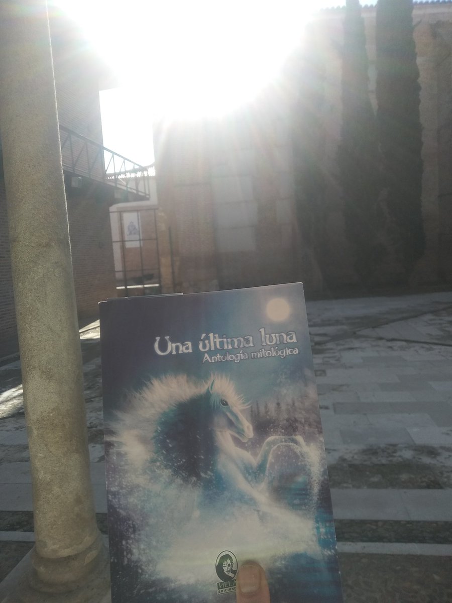 lojuroxtatuaje's tweet photo. Ya está en la Biblioteca de #MedinaDelCampo el ejemplar de #UnaUltimaLuna donado por @HelaEdiciones y sus autores. Espero que lo disfrutéis.
#JDMartin https://t.co/VcYP6walaM