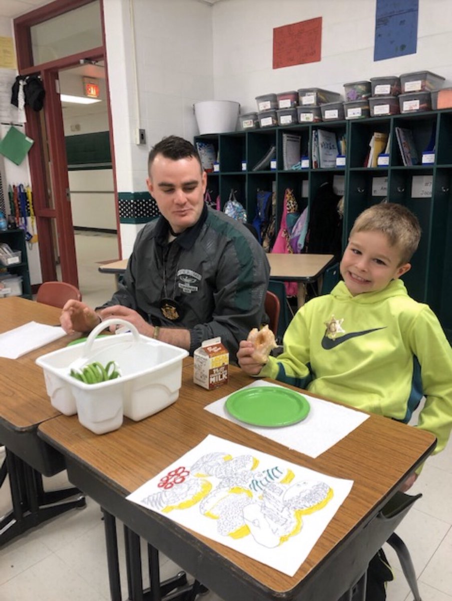 NorthCallawayMS's tweet photo. A group of 2nd graders bought Donuts with Deputies and got to enjoy the event this morning! Thank you Callaway County Sherif’s Office for hanging out with our kiddos! #ThunderbirdProud #AuxRox https://t.co/qvSDJIerWj