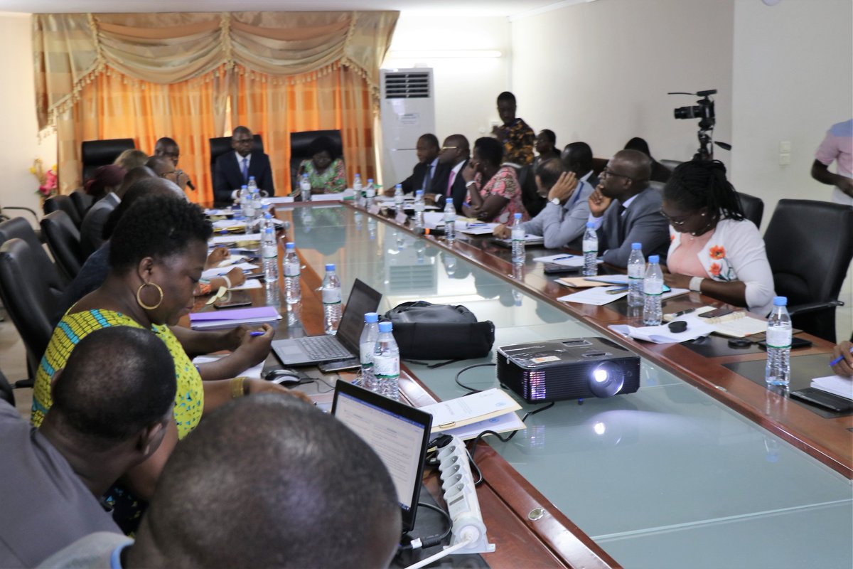 PnudTogo's tweet photo. "La session de ce matin est l'occasion pour le @UN_Togo représenté par le @PnudTogo @Unicef_Togo &amp; @UNHumanRights et ses partenaires que vous êtes, de faire le point sur les avancées du projet, capitaliser les expériences, formuler des recommandations(...)"dixit @DamienMama https://t.co/qSktyYMxzc