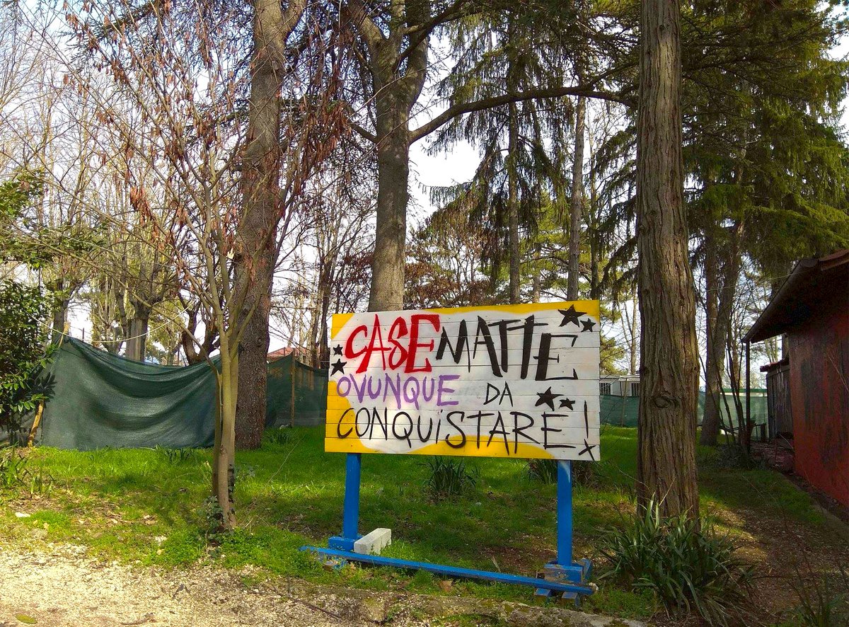 3e32's tweet image. 🔴 Ieri abbiamo deciso che anche noi chiuderemo temporaneamente #CaseMatte #LAquila, perché come tanti movimenti sociali in Italia ci assumiamo una responsabilità pubblica in uno spazio pubblico 🔴I 2 comunicati completi, su #coronavirus e #Bertolaso, su 3e32.org