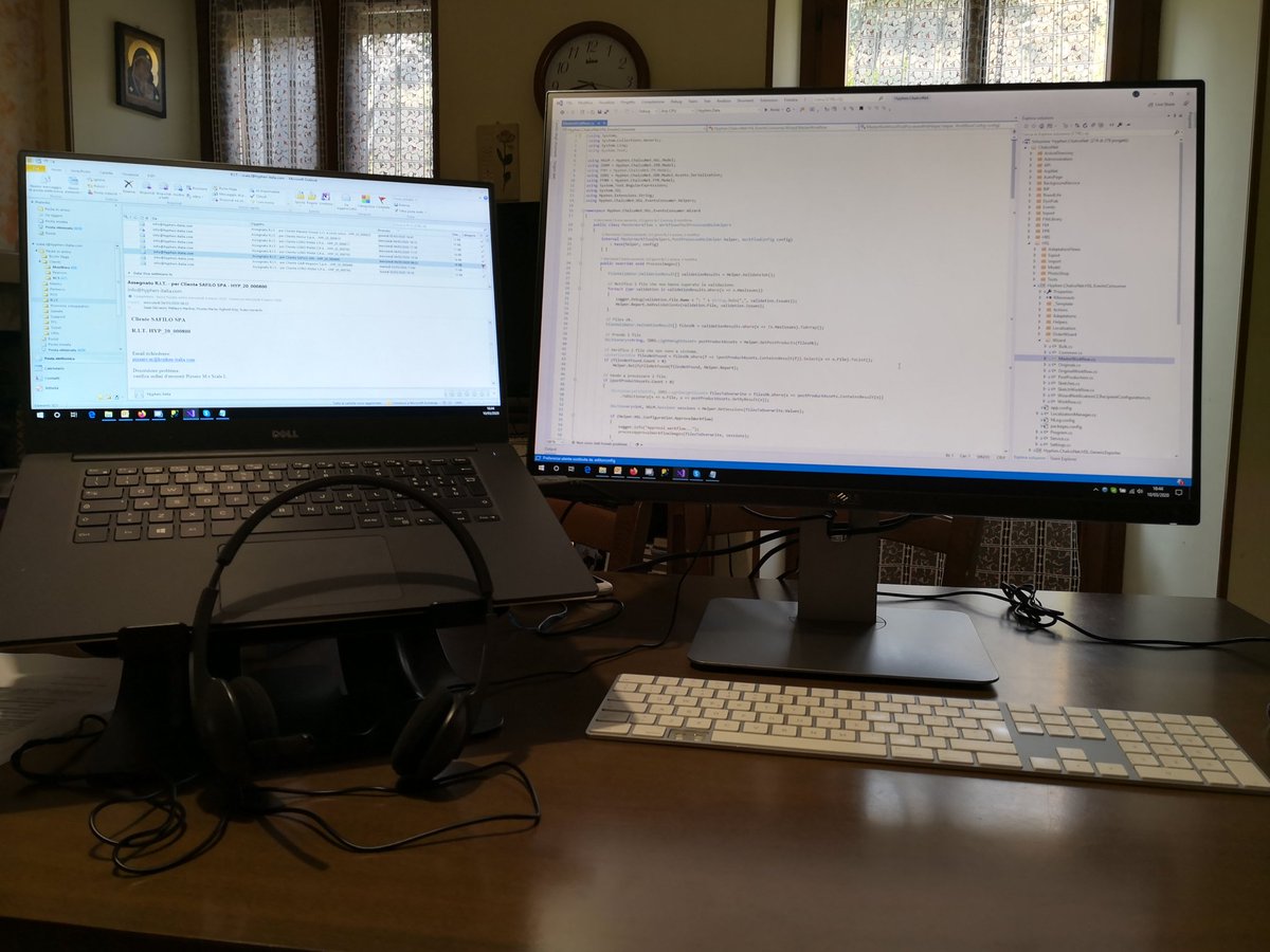 Leonardo__Scala's tweet photo. Modalità #smartwork on https://t.co/ut7tIYn1Y9