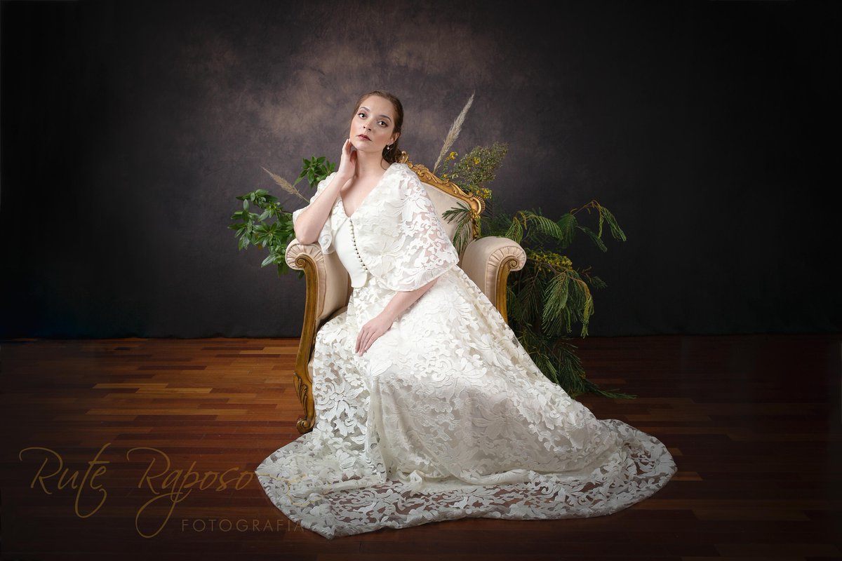diana_therose's tweet photo. Work for bridal dress designer #QueenHouseNoivas .
#Model: #DianaRosa
#Photography: #RuteRaposo
Makeup and hair: #DéboraMakeupandHair
#QueenHouse #modeling #photoshoot #bride #bridal #bridaldress #bridalmodel #bridalstore #noiva #queenhouse #elegance #beauty #beautiful #classy https://t.co/9GLyrNQWxW