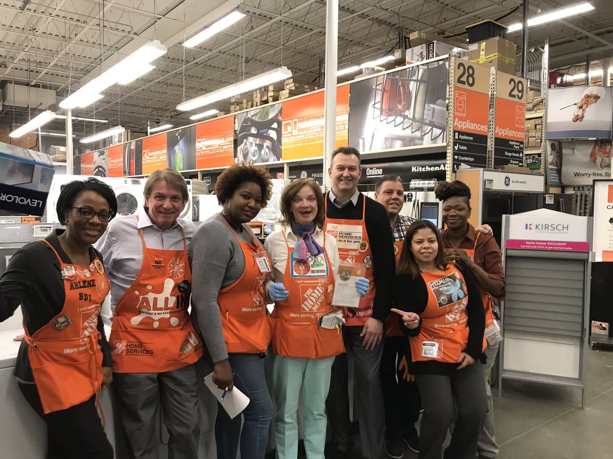 Great Services Walk in 983!  Special shout out to Nikki &amp; Deborah for being Services Champions.  👍