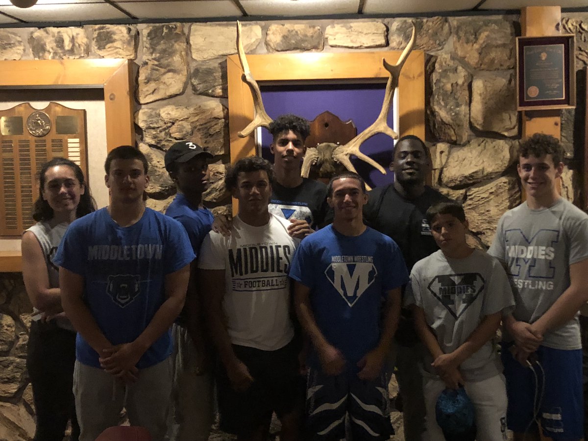 OCIAASports's tweet photo. @Middi3Wr3stling @MiddieAthletics #OCIAACommunityService with 8 points for this season! We are proud to announce @Middi3Wr3stling as the winning OCIAA Student Athlete Community Service Challenge Team for Winter 2019-2020! Great job! We are so proud of you! #dogood #helpinghand https://t.co/FOc0zJmObB