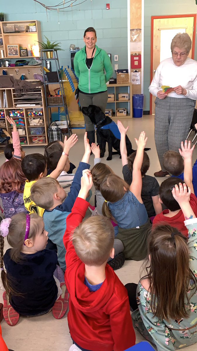 ABKinder2019's tweet photo. Who are the helpers in our community? We have one visiting us today! 🐶 https://t.co/Bb6TaUs0BL