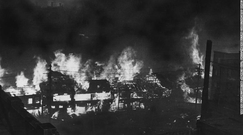 RorisangSwarts's tweet photo. @orshine @NdouViolet @inspirationaire 
FIRE FROM SKY: 100,000 PEOPLE KILLED IN ONE NIGHT. 99% OF A CITY DESTROYED IN ONE NIGHT
https://t.co/X3sPqkGvVO #Faaji #LeaveOurSocialMediaAlone #thesedaysbydotman #QuiloxAfterWorkWednesday #NFGCSPoultry https://t.co/Tuy3E30apo