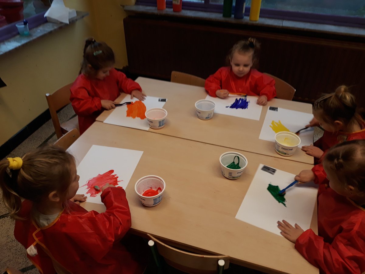 Wat is vies wat is proper🤔 #tandenpoetsenisproper #wijschilderenmettandenborstels #Trapleerke