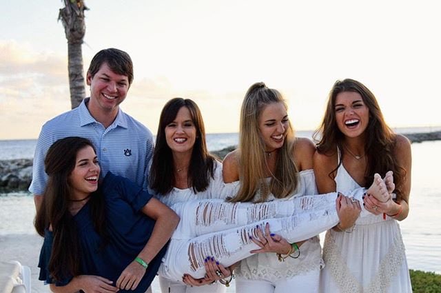 ashhhkp's tweet photo. the real MVPs of this season are Madi’s parents for raising such a strong wholesome daughter who stands up for what she believes in and loves hard without compromising her own needs and morals. she deserves so much better than all of this #TheBachelor #MadisonPrewett https://t.co/5VM8BP4YJf