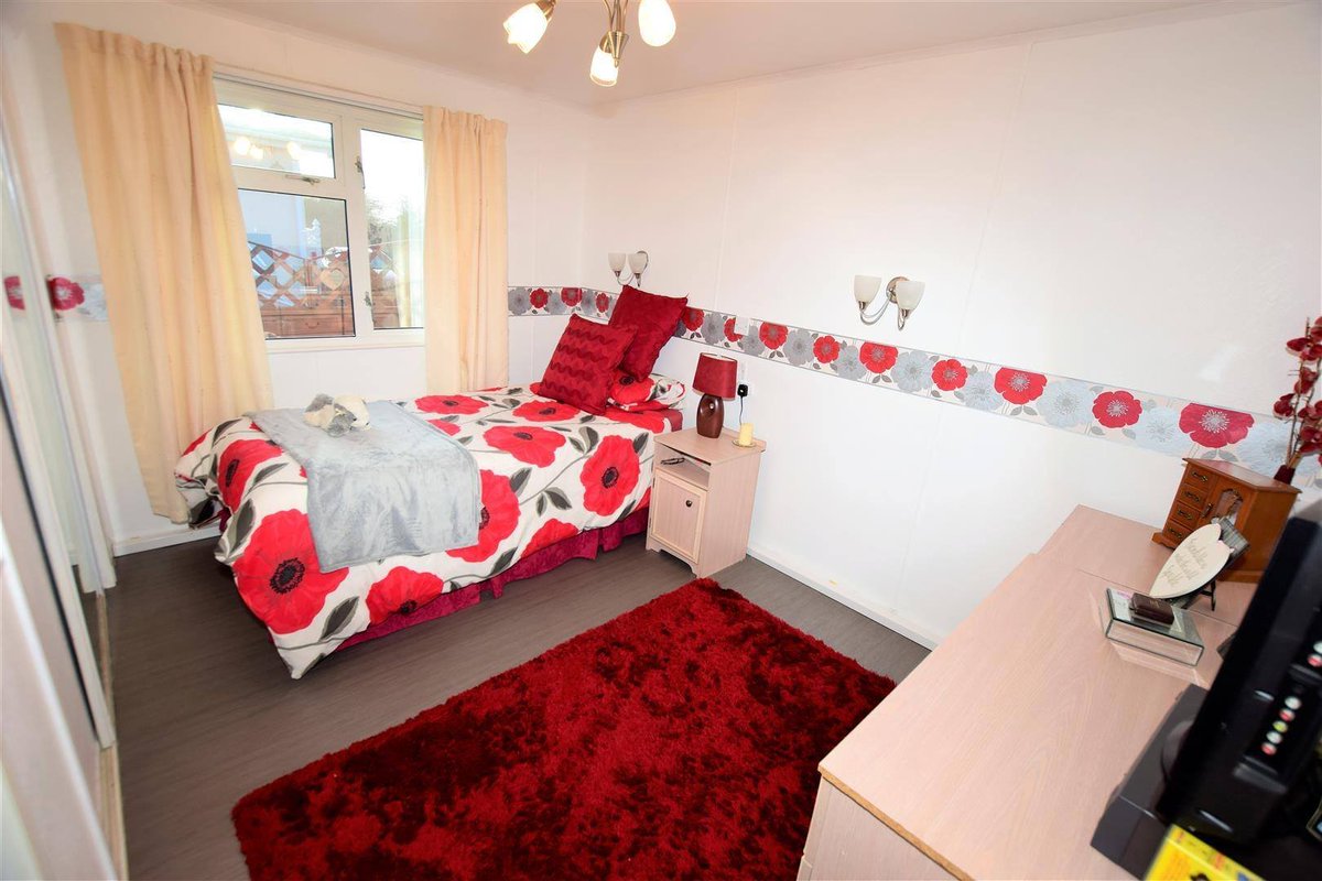 *** YEAR ROUND RESIDENTIAL PARK HOME ***

£79,950

Placed in the popular Porthkerry Caravan Park, near Rhoose and Barry.

The park has a heated outdoor pool in the summer months, club house with children’s play area and restaurant. 

ninaestateagents.co.uk/property/porth…