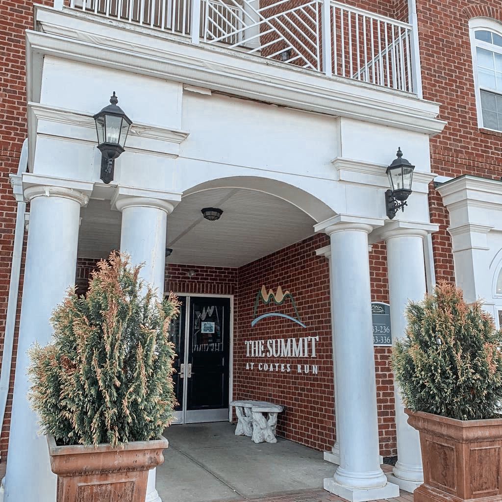 Most things on campus is closed, but we're open! Stop by today and find your next home 🤗 #apartmentliving #leasing #leasingspecials #homesweethome #homebody #athensohio #visitathensohio #ohiouniversity