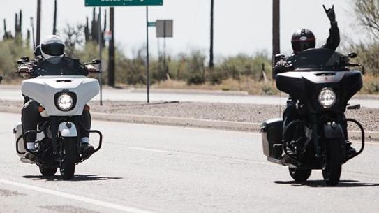 indianmotocycle's tweet image. If you're at @DaytonaBikeWeek, we hope you're doing a whole lot of this. Enjoy and ride safe. #IndianChieftain

@vegashooligan @hartluck
Photo by @GoodRide
#indianmotorcycle