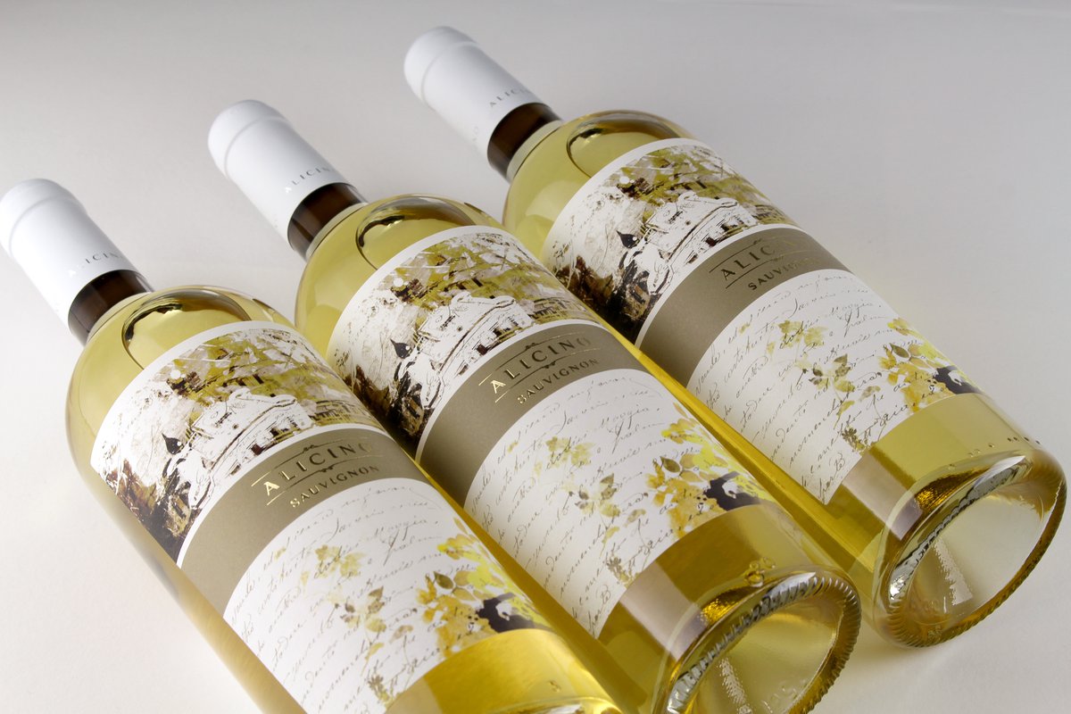 armoder1's tweet photo. Proyecto de creatividad y diseño etiqueta de vino Alicino Sauvignon para Azienda Agricola Alicino #armoderdesign #winelabeldesign #packagingdesign #winedesign #wine #designGiovanniAcquaviva #alicinosauvignon #tenutamontevitolo
https://t.co/FIhhcFkmct https://t.co/PtB2Hj6fsH