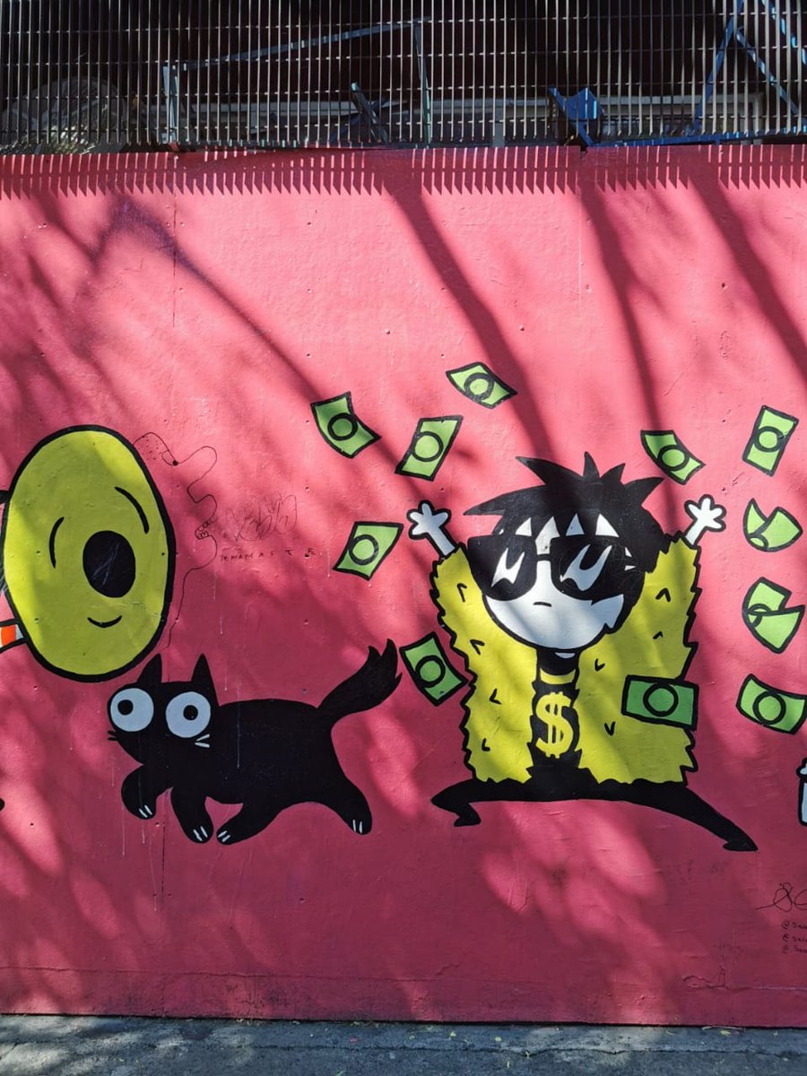 TimeOutMexico's tweet photo. ¿Cansado, ansioso, millonario? La ilustradora estadounidense @SarahCAndersen llegó a la Roma gracias a #InternetWalls. 😍🤩 ¿Ya lo viste? https://t.co/fRrg0YiXwk