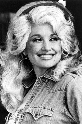 Voicedtweets's tweet photo. I ❤️Dolly's 9 to 5. What's your guilty pleasure?

#dollyparton #9to5 #guiltypleasure #voiced #souldelightmusic #atouchofsouldelight #roqueyourbusiness https://t.co/uc3mOgcWYr
