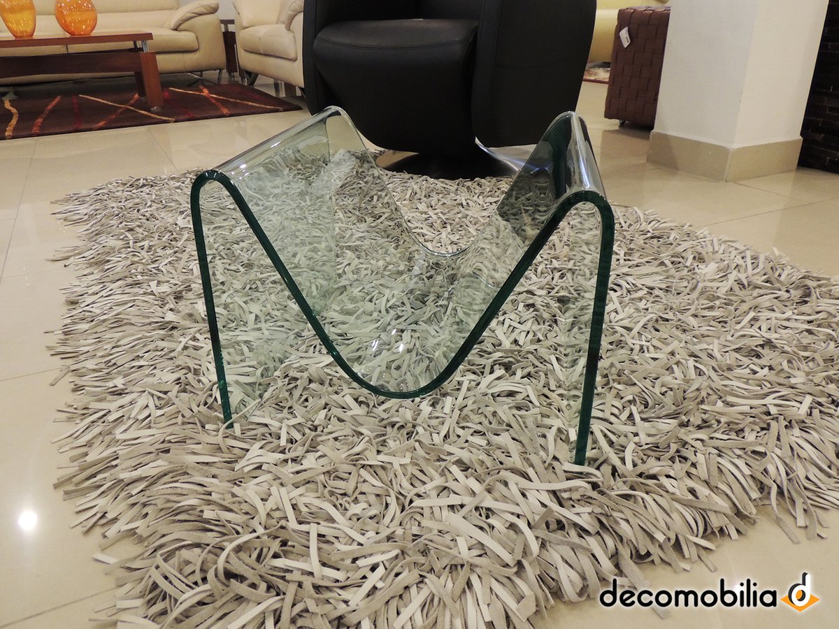 Decomobilia's tweet image. NOVARA, es una #mesaauxiliar realizada en cristal templado, es elegante, decorativa y a la vez funcional. Encuéntrala en nuestras #tiendas #Decomobilia.
