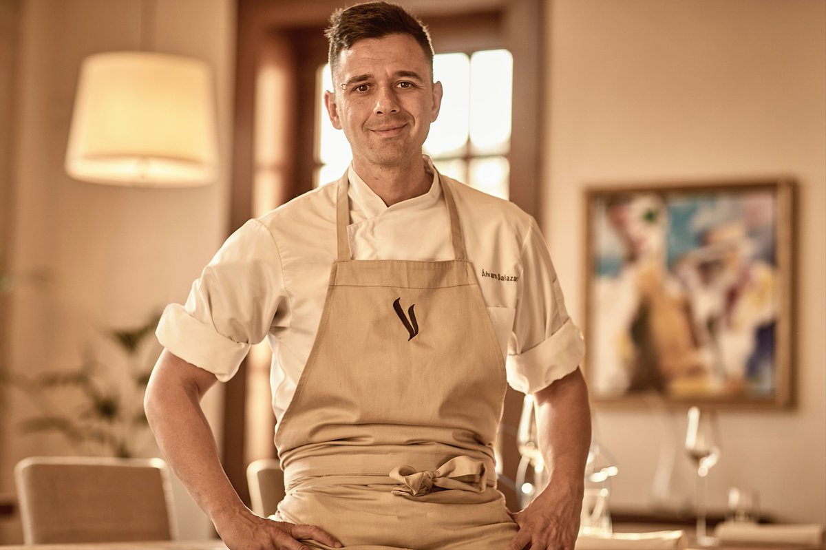 RRestauradores's tweet photo. 🍴#MartesenlaMesa
🥘Molleja de ternera a la brasa con remolachas
🏠 #RestauranteVORO - Park @Hyatt Mallorca  
🧑‍🍳#AlvaroSalazarAlmansa
🍷#CuestadelasLiebres 2014
📚 #R243 #MIXCELLANEOVS #CvlinaeInSensibvs 2019
🍇 @PagoCarraovejas 
📝 #RevistaRestauradores
📲https://t.co/my9983w4Wz https://t.co/zTeZmbiCxP