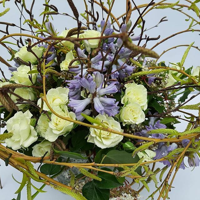 jpmoseley's tweet photo. Fancy joining me for some fabulous flower workshops here in beautiful Derbyshire? Check out https://t.co/n0eITYVyYt for dates and events.
#floristry #flowerarranging #flowerschool #workshop #getcreative #flowers #makeyourown #flowerarrangement #jonatha… https://t.co/LA6C37fYSV https://t.co/ryFlBOwUos