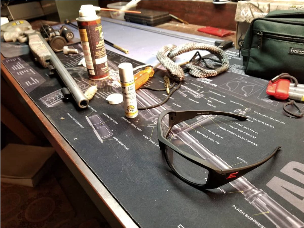 EdgeEyewear's tweet photo. Whether it's a man cave, garage or bachelor pad, many of us love to have space and down time to tend to our hobbies. It's the best stress relief you can get. Until you get cleaner overspray in your eyes! @takeaimtv #edgeeyewear #mancave #guncleaning #alwaysready #worksafeplaysafe https://t.co/gvlHw2atP7