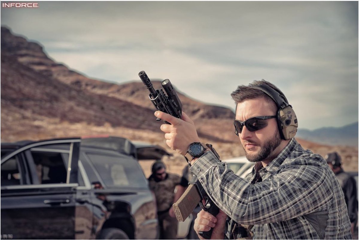 Edge_Tactical's tweet photo. Ziga THINKS he is so hot right now! With interchangeable lenses, the Sharp Edge is a great glass for shooting in any weather conditions! @polenartactical @accominternational
📷@inforce01
#edgetacticaleyewear #EDC #tacticool #tacticallife #gunsgunsguns #dontfogup #defendyourvision https://t.co/PGHmUIRXrn