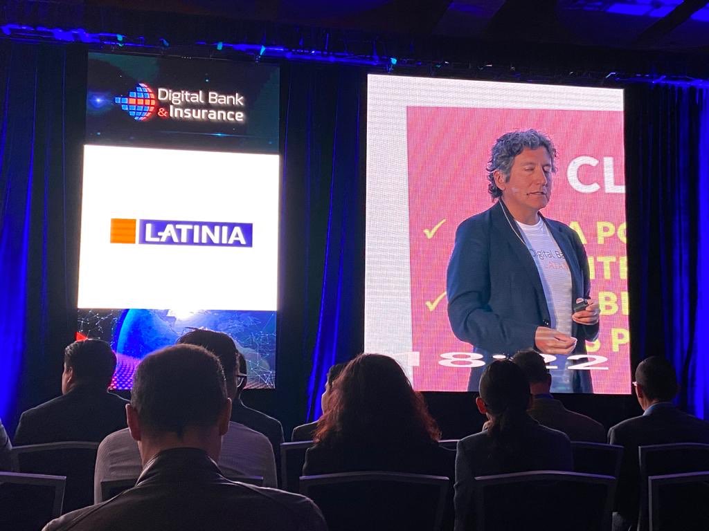 LATINIA's tweet photo. MC @ramon_heredia dando la bienvenida a #DigitalbankMexico, con el apoyo de @LATINIA https://t.co/RIdPpJwOcs