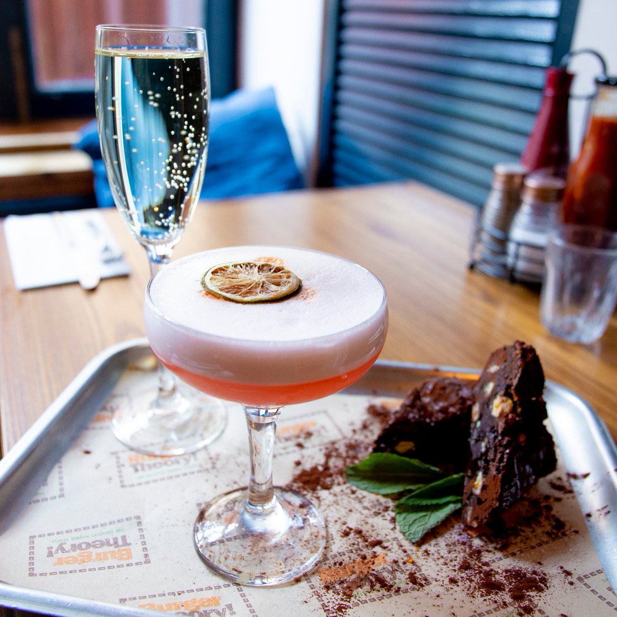 Keep the special lady in your life happy this Mother's Day with a complimentary drink and a dessert on us for every mum, with every meal in our Bristol restaurant 🌷🍹🍾🍧

Advanced booking is highly recommended, do so via the link below! 

burgertheory.co.uk/bristol/#Booki…